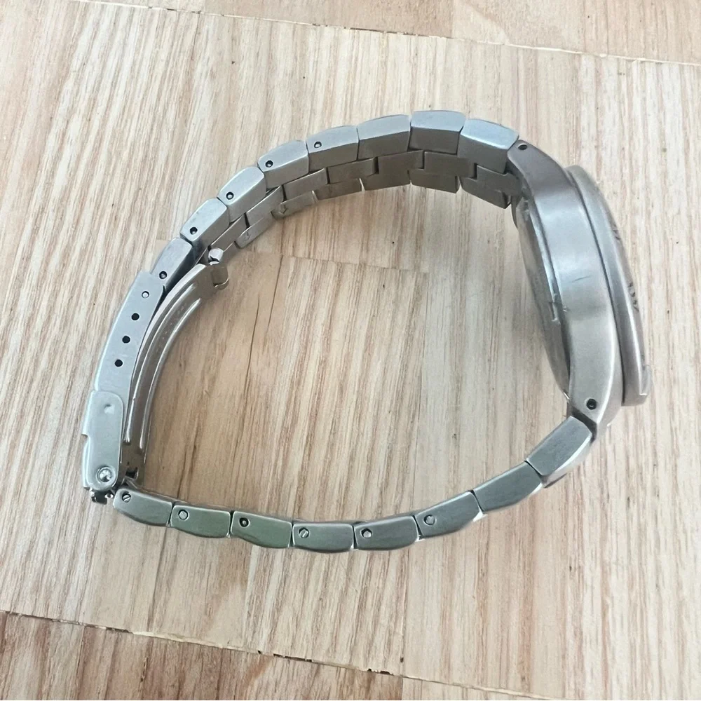 Relic wet ladies stainless steel diver sports watch NEW BATTERY